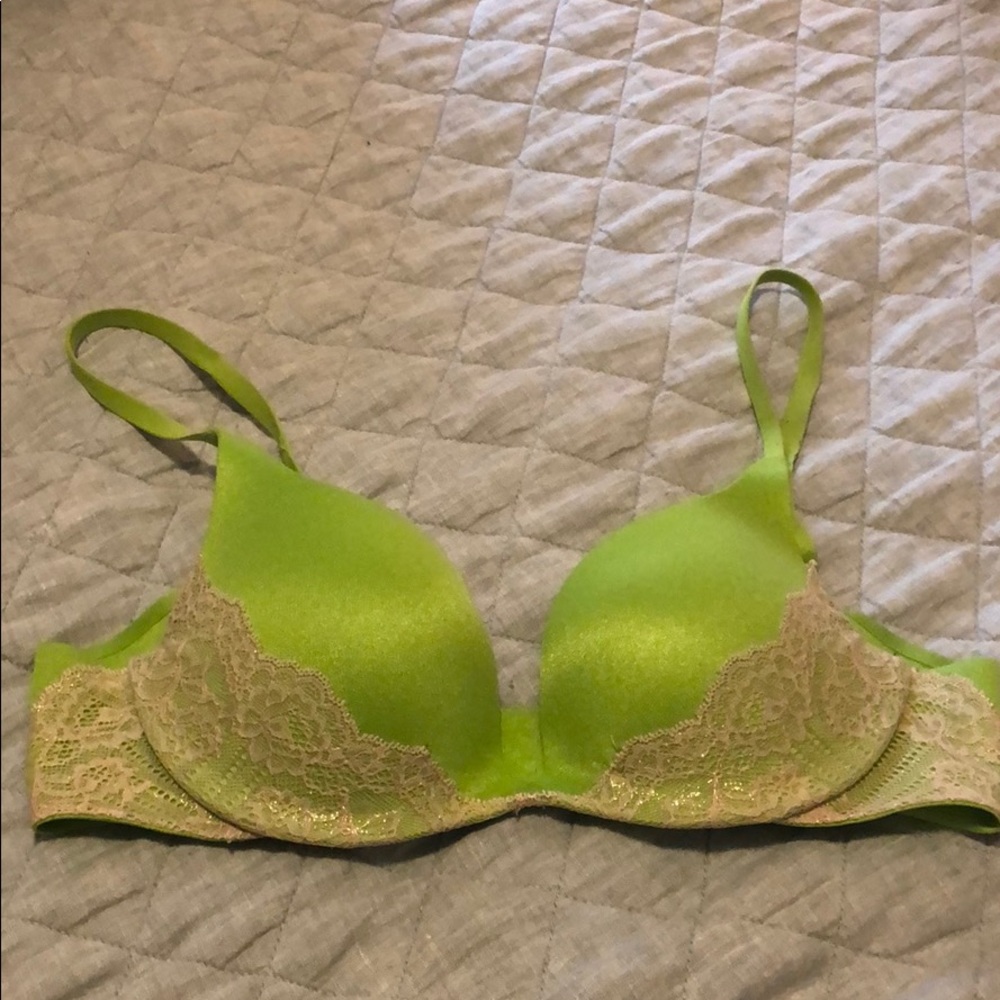 Victoria’s Secret 34B push Up bra lime green lace